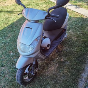 Peugeot vivacity 49 cm3, 2001 god.