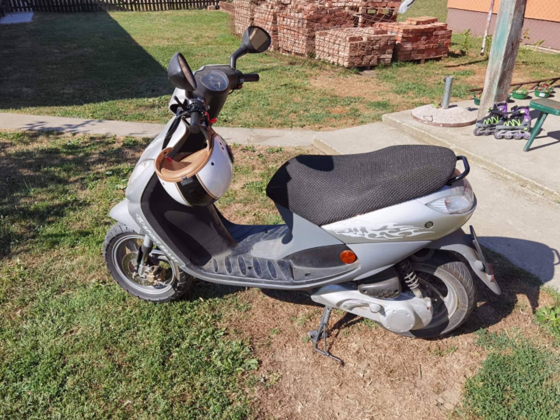 Peugeot vivacity 49 cm3, 2001 god.