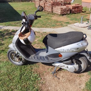 Peugeot vivacity 49 cm3, 2001 god.