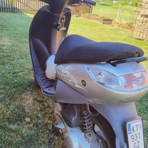 Peugeot vivacity 49 cm3, 2001 god.