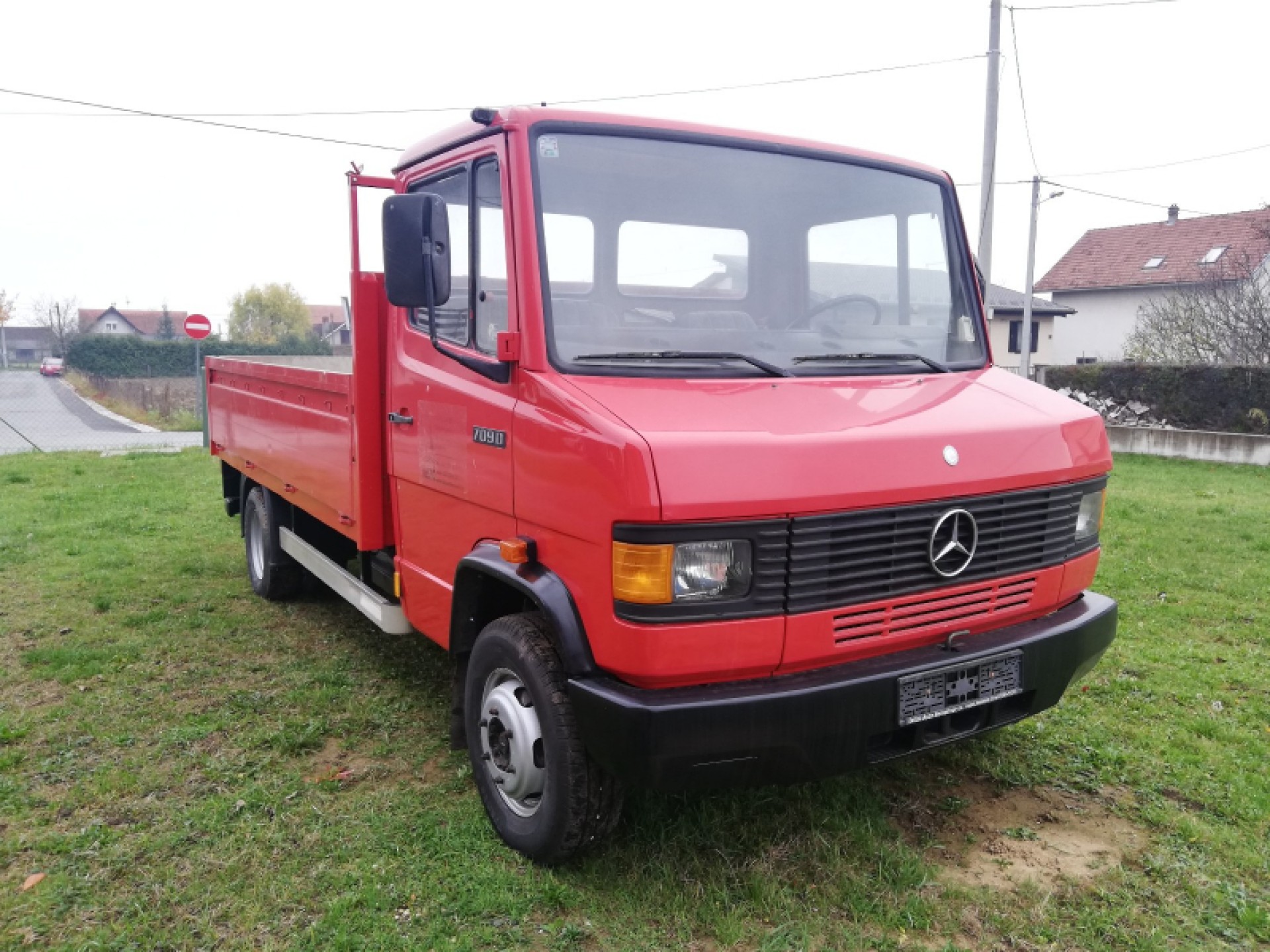 Mercedes Benz 709D