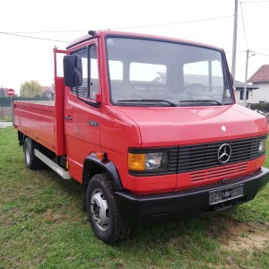 Mercedes Benz 709D