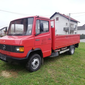 Mercedes Benz 709D