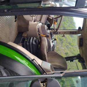 PRODAM TRAKTOR John Deere 5090R HIDRAVLIKA IN KARDAN - KLIMA- 42 KM/H