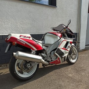 Yamaha FZR 100 exup 1002 cm3