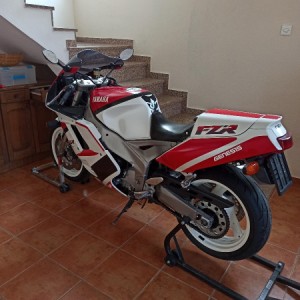 Yamaha FZR 100 exup 1002 cm3