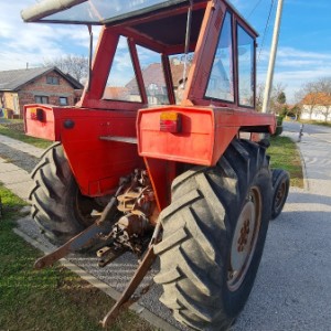 Traktor imt 560 83 god sa  kabinom  kompresorom