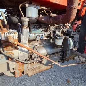 Traktor imt 560 83 god sa  kabinom  kompresorom