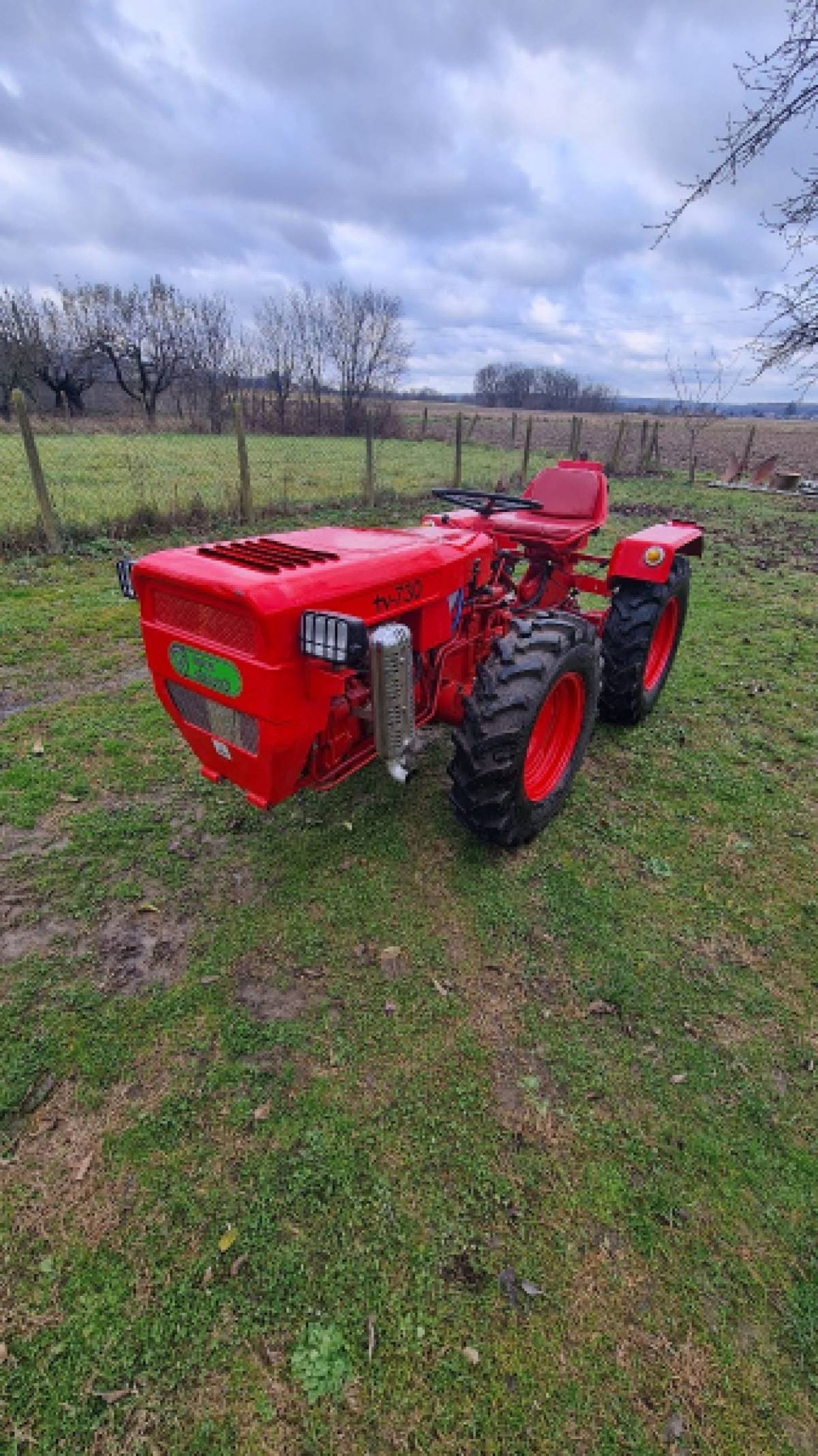 Traktor  tomo vinkovič  730 generlno  uređen 80 god
