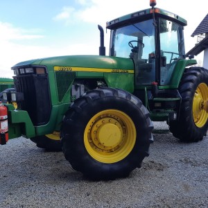 John Deere 8100
