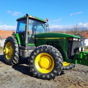 John Deere 8100