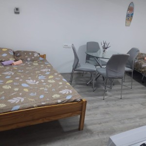 ** Prodajem dva apartmana u Vrsima**