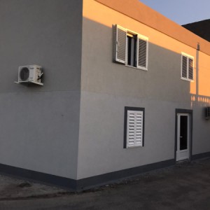 ** Prodajem dva apartmana u Vrsima**