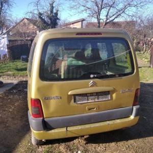 Prodajem ili mjenjam auto citroen berlingo putnički