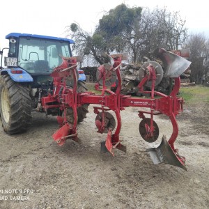 Prodajem Plug Kongskilde Variflex 4000