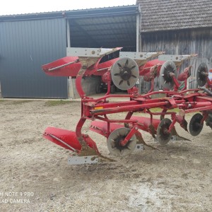 Prodajem plug Vogel Noot 950 Vario 2012. Godina