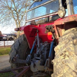 PRODAJEM TRAKTOR MF 1114