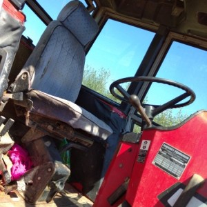 PRODAJEM TRAKTOR MF 1114