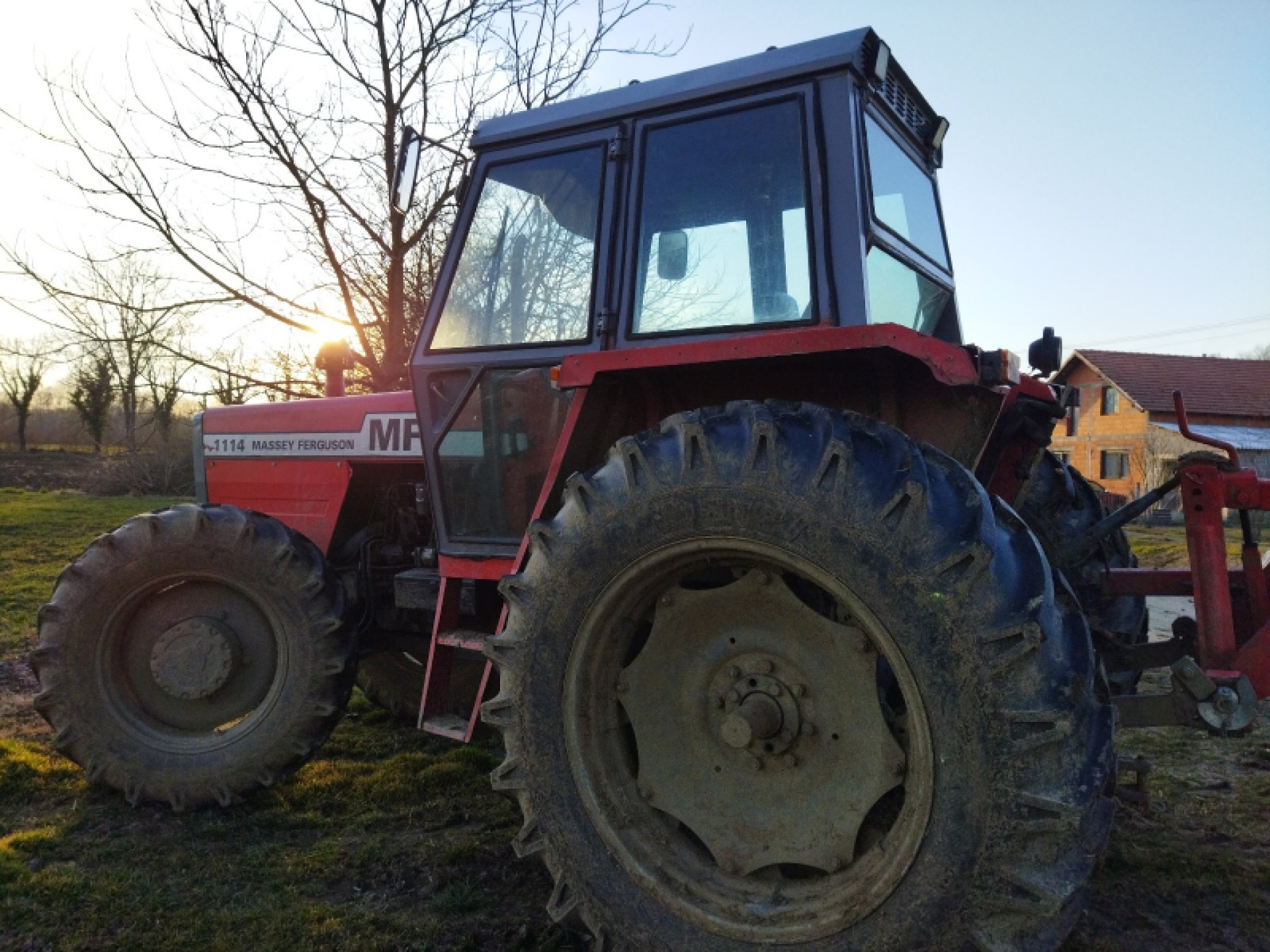 PRODAJEM TRAKTOR MF 1114