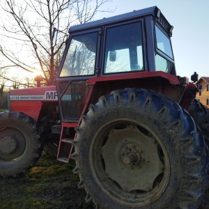 PRODAJEM TRAKTOR MF 1114