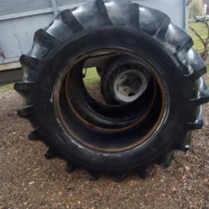 GUME traktorske 16.9-30 BARUN