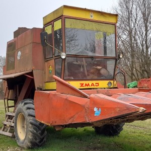 Kombajn Zmaj 142