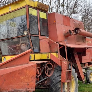 Kombajn Zmaj 142