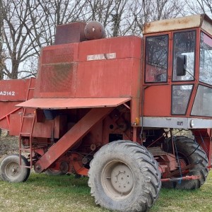 Kombajn Zmaj 142