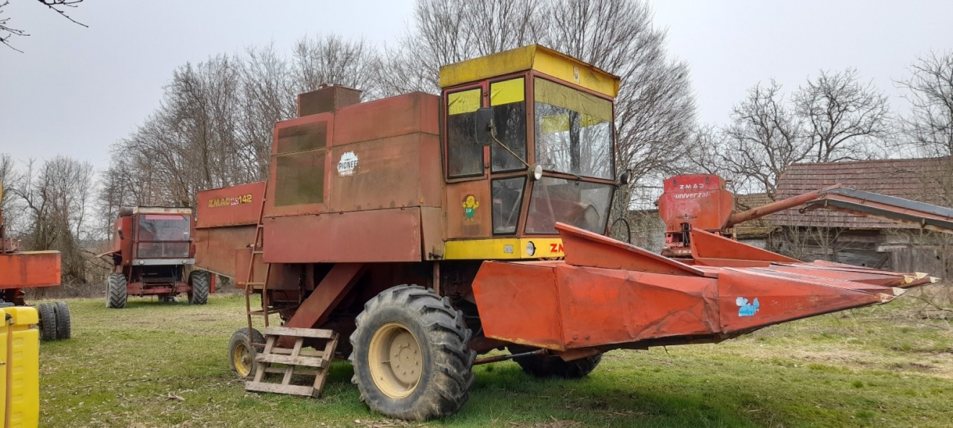 Kombajn Zmaj 142