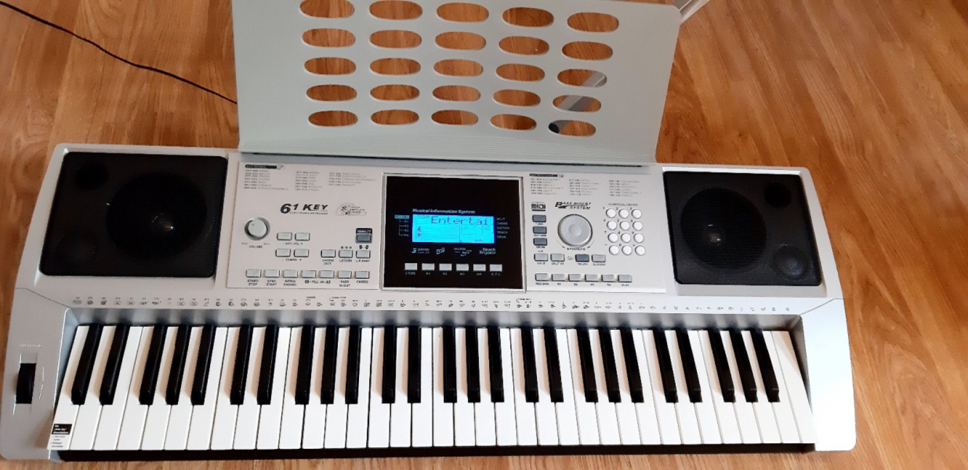 Prodajem klavijaturu LP6210C