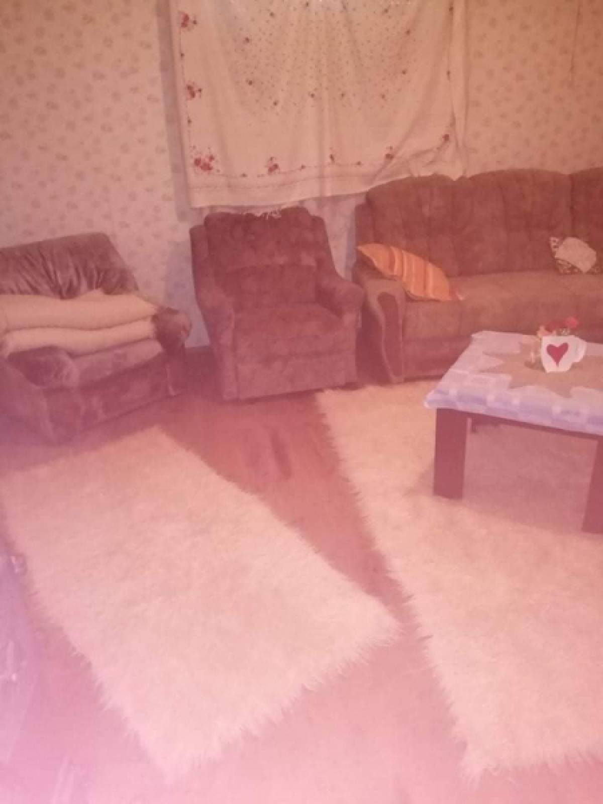 Prodaje se kutna garnitura na razvlecenje i fotelja, sacuvano