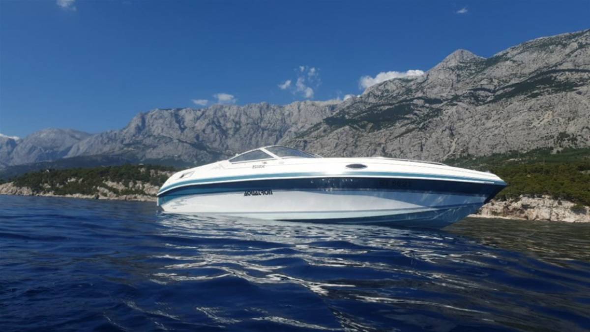 Gliser Aquatron 2350sc sa trailerom , 7m, Mercruiser 4.3 V6