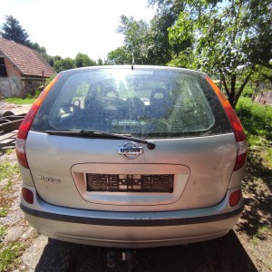 KARAMBOLIRANA/ZA DIJELOVE: Nissan Almera Tino