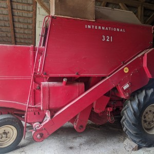 Kombajn International 321