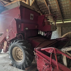 Kombajn International 321