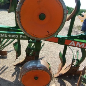 Prodajem plug VOGEL NOOT 1020M-AMAZONE 4br ili mijenjam za Rotodrljaču
