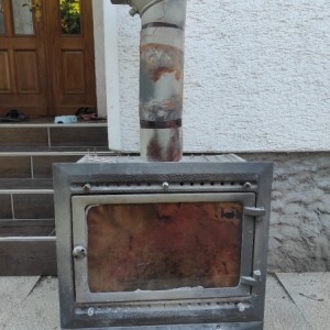 ULOŽAK ZA KAMIN SA DIMNOM CIJEVI