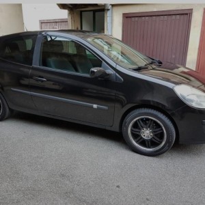 Prodajem Renault Clio 1,2 16V; REG-06/23; NOVE LJETNE GUME; klima