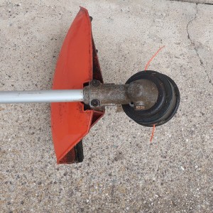 Prodajem motorni trimer Husqarna 325C
