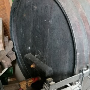 PRODAJEM DRVENE BAČVE ZA VINO I DRVENE KACE