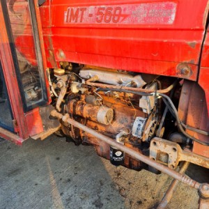 Prodajem traktor Imt 560