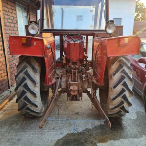 Prodajem traktor Imt 560