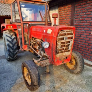 Prodajem traktor Imt 560
