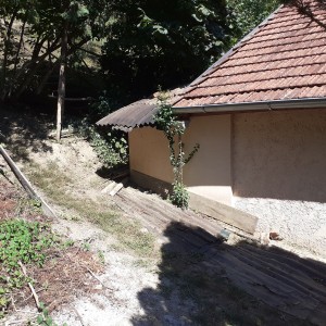 Koprivnica okolica, Kunovec breg, Jugov jarek 44. Tel. 048638222