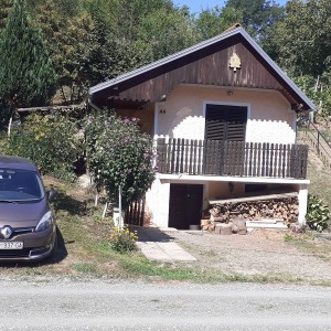 Koprivnica okolica, Kunovec breg, Jugov jarek 44. Tel. 048638222