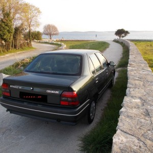 Novi oldtimer Renault 19 gts chamade,1,4