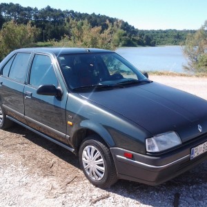 Novi oldtimer Renault 19 gts chamade,1,4