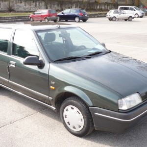 Novi oldtimer Renault 19 gts chamade,1,4