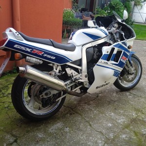 Suzuki GSX-R 750