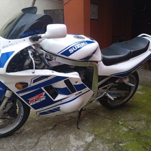 Suzuki GSX-R 750